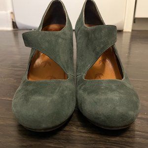 Chie Mihara suede heels size 40